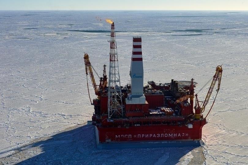 لوك أويل الروسية تبدي استعدادها لزيادة إنتاجها من النفط